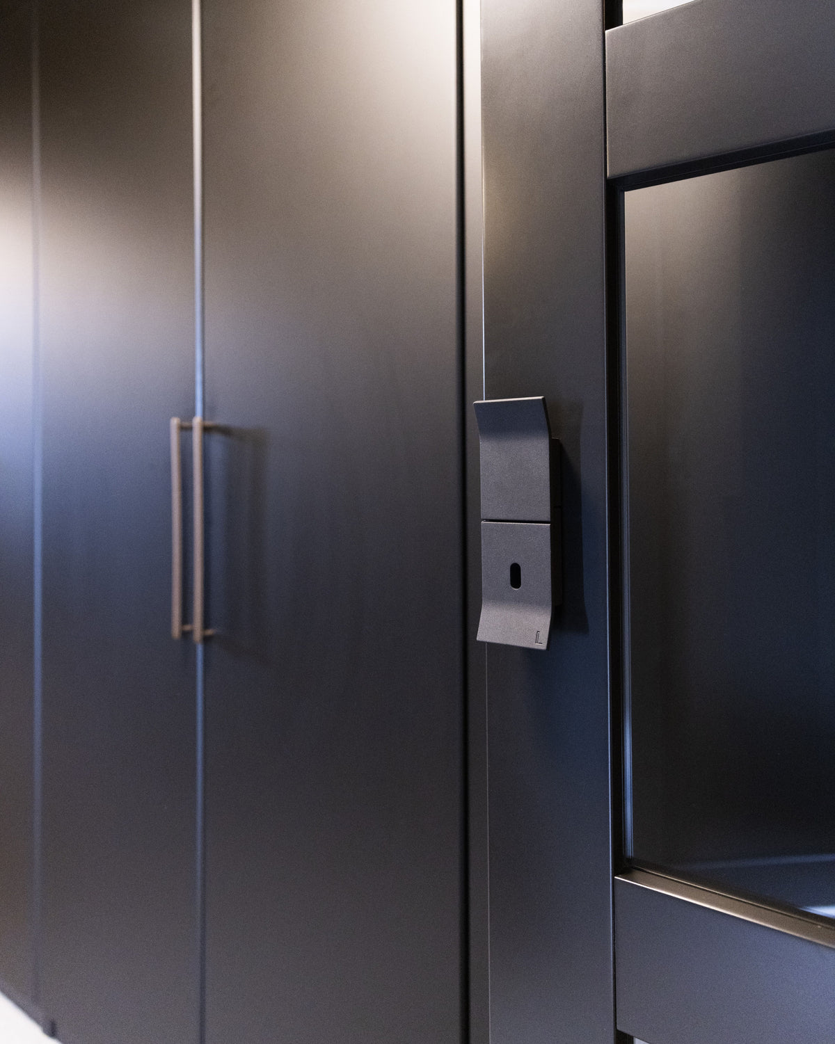 LEARO Home - Black